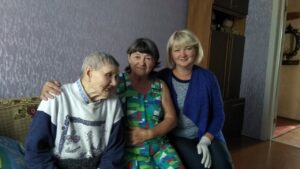 Родные по зову сердца: как стать семьей для пожилого человека?